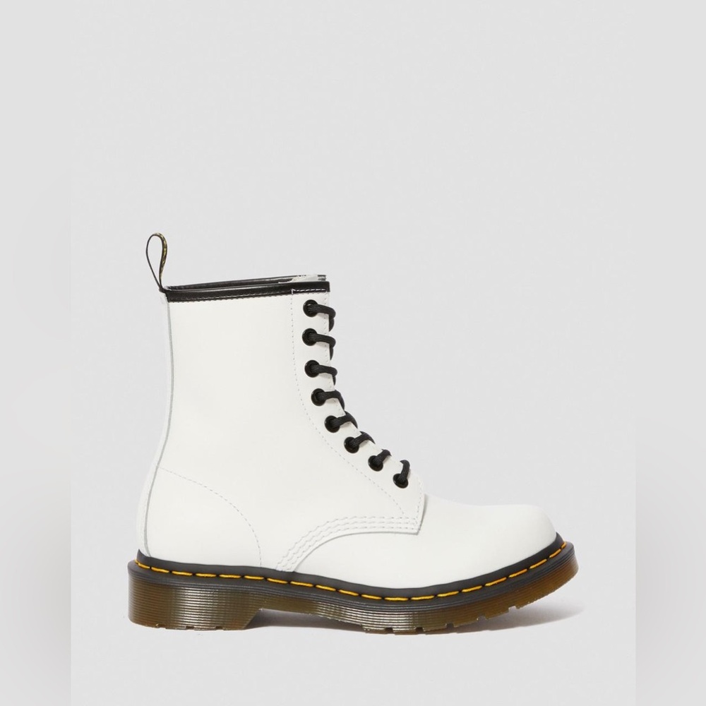 DR. MARTENS 1460 WOMEN'S SMOOTH LEATHER LACE UP BOOTS - Picture 1 of 16